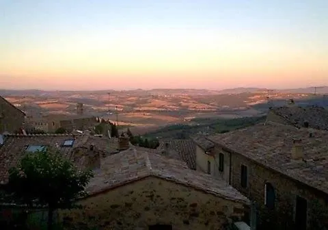 Montalcino...Il Suo Panorama...Le Sue Emozioni... Apartment Italy