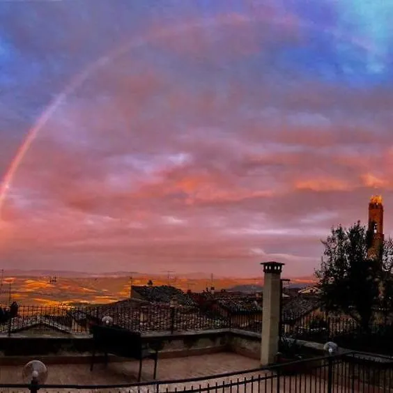 Montalcino...Il Suo Panorama...Le Sue Emozioni... Apartment
